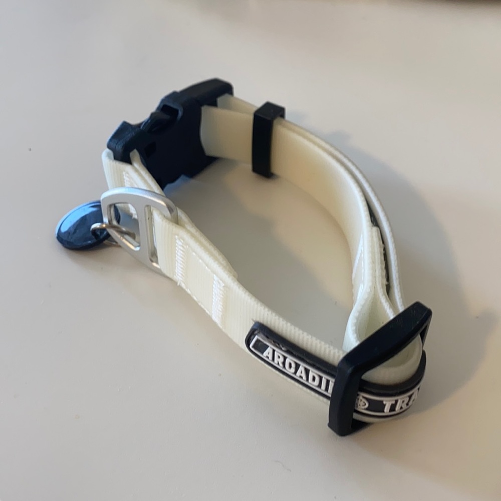 Adjustable dog collar size small